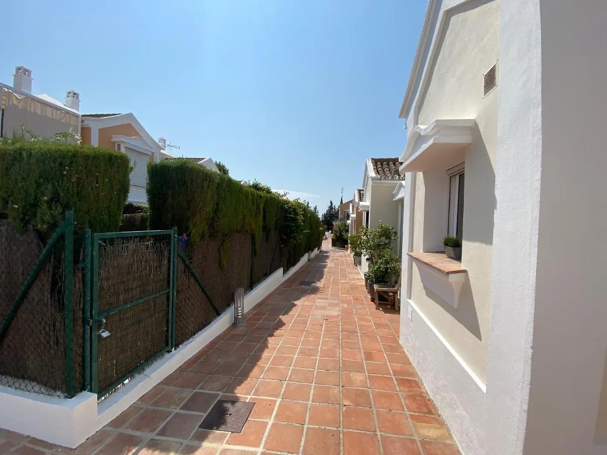Apartment Charming 1 Bedroom Suite With Shared Kitchen Next To Puerto Banus Marbella