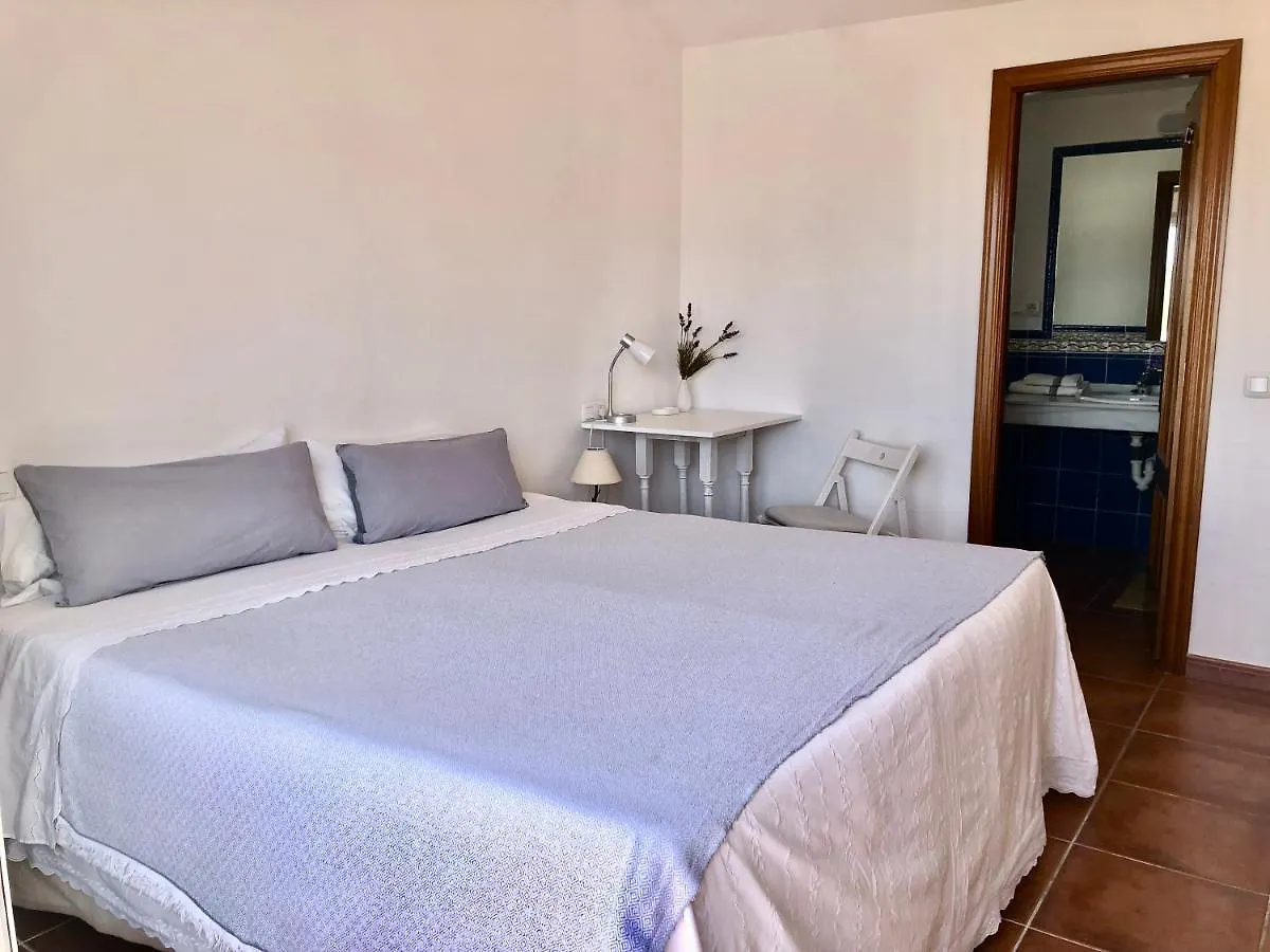 Charming 1 Bedroom Suite With Shared Kitchen Next To Puerto Banus contacts